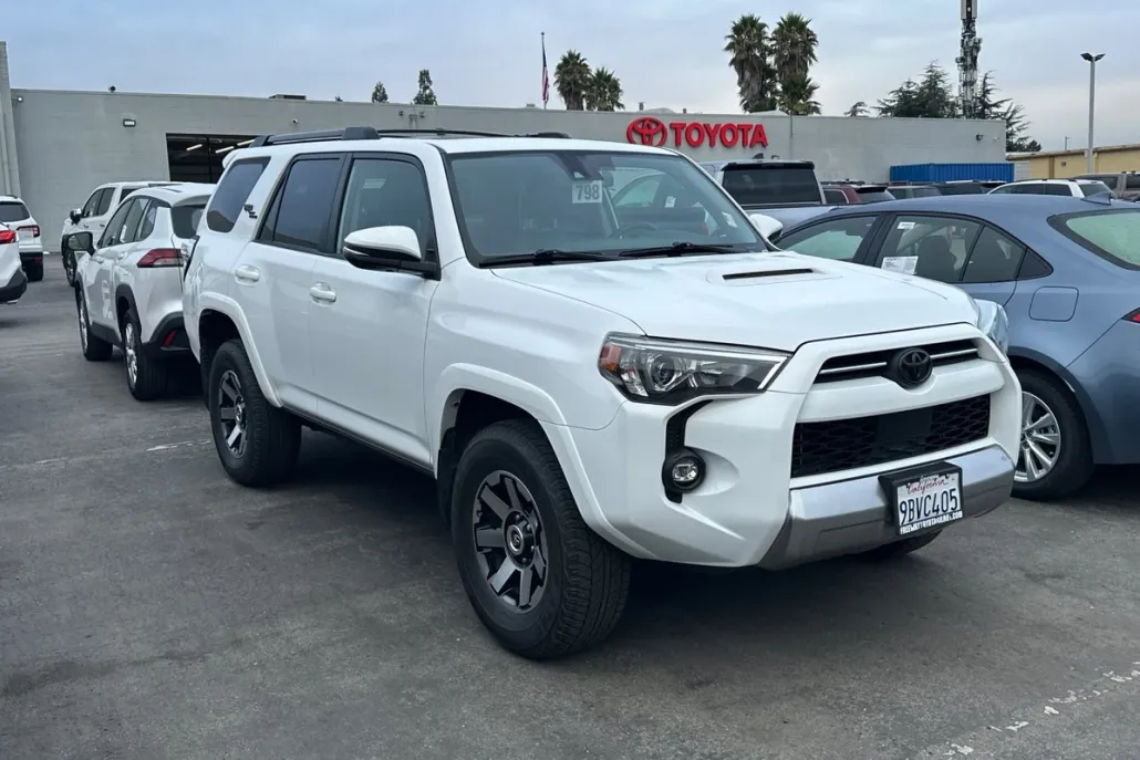 2022 Toyota 4Runner TRD Off-Road Premium photo 1