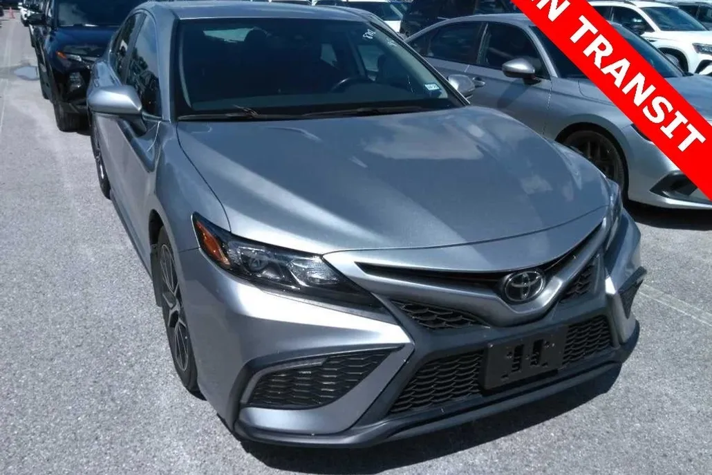 2023 Toyota Camry SE photo 1