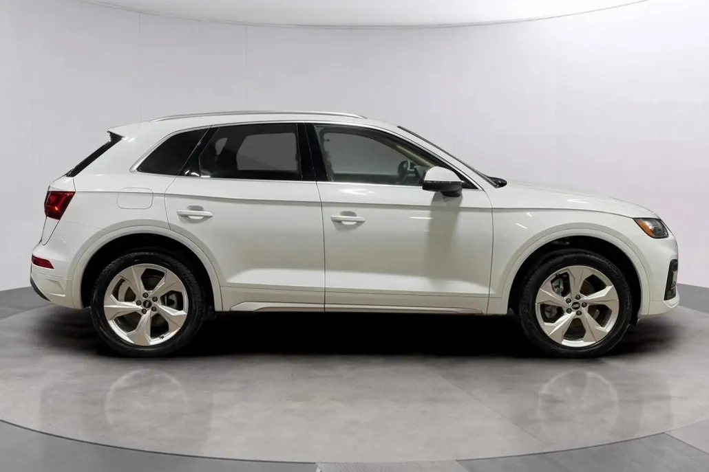2021 Audi Q5 45 Premium Plus photo 1