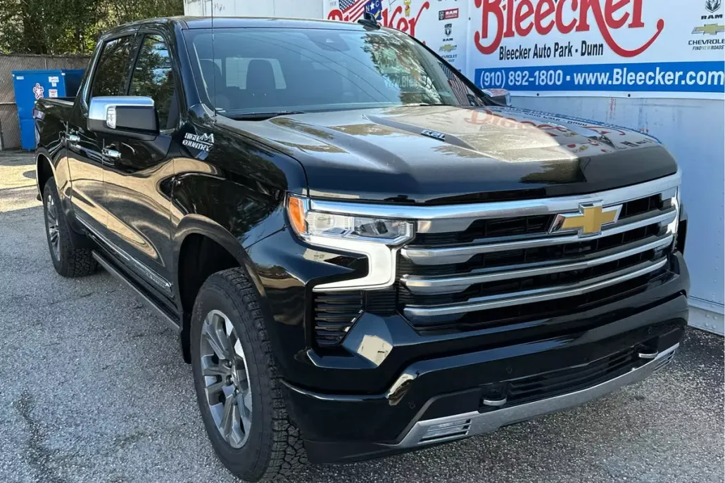 2025 Chevrolet Silverado 1500 High Country photo 1