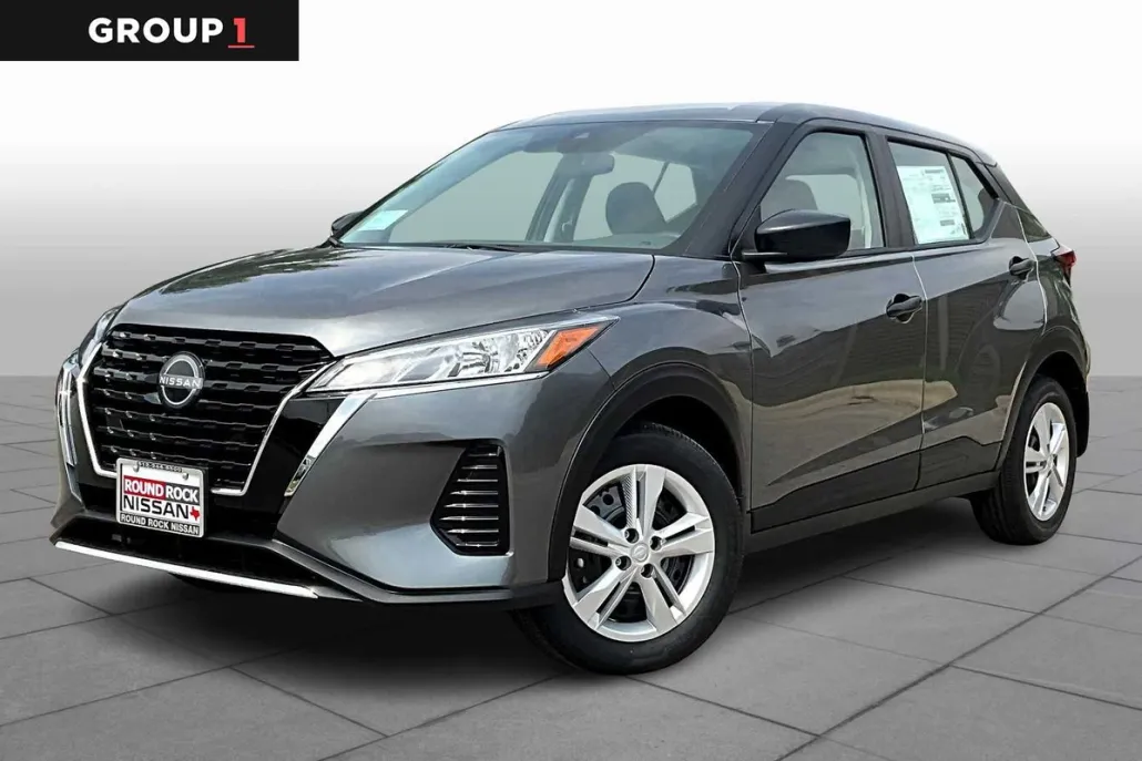 2025 Nissan Kicks Play S photo 1