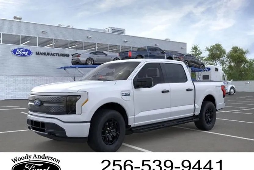 2025 Ford F-150 Lightning XLT photo 1