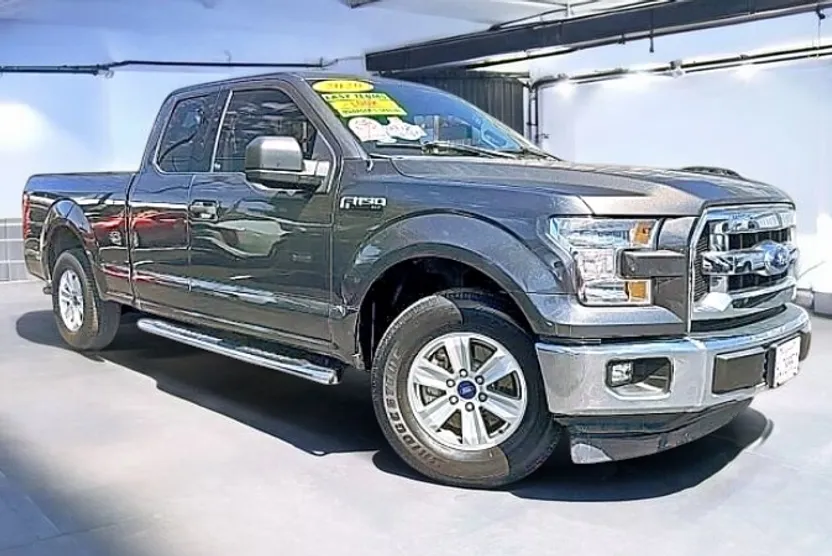 2017 Ford F-150 XLT photo 1