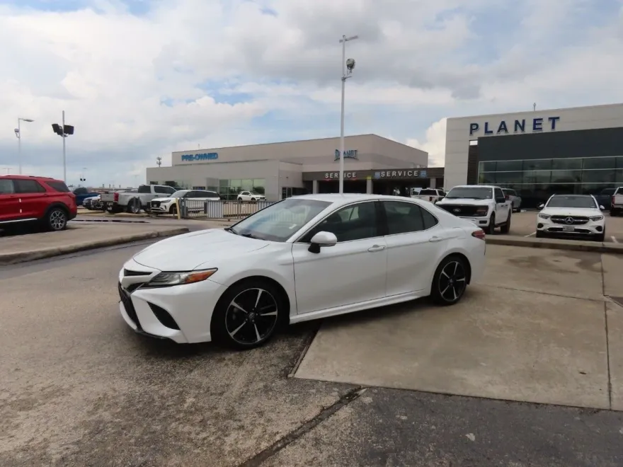2018 Toyota Camry XSE photo 1