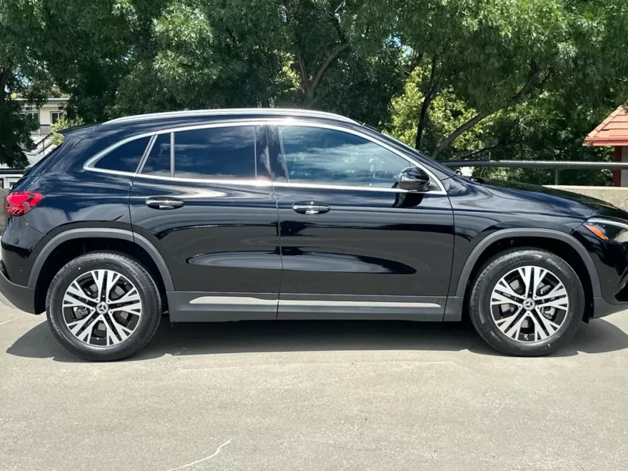2025 Mercedes Benz GLA 250 4MATIC photo 1