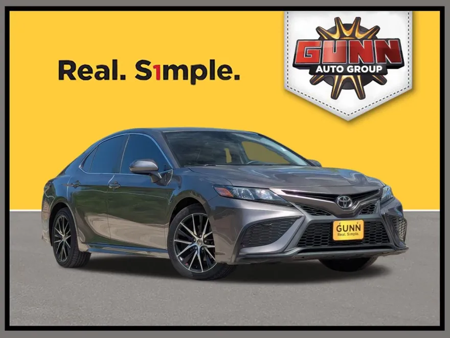 2021 Toyota Camry SE photo 1
