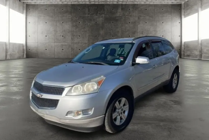 2011 Chevrolet Traverse 2LT photo 1