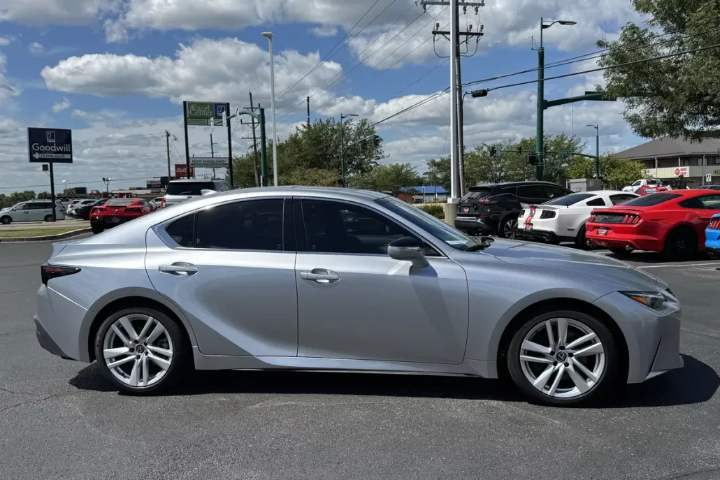 2024 Lexus IS 300 photo 1