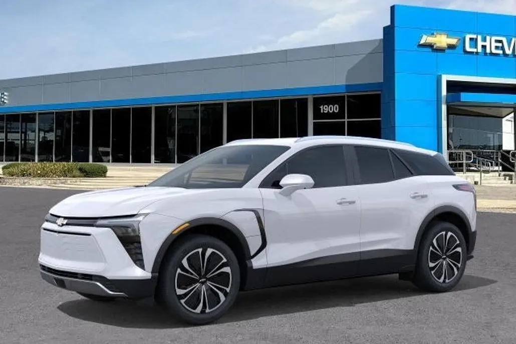 2026 Chevrolet Blazer EV photo 1
