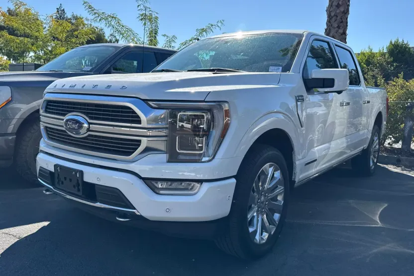 2023 Ford F-150 Limited photo 1