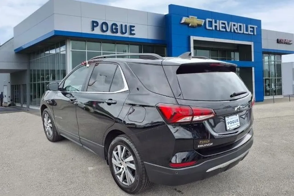 2022 Chevrolet Equinox LT photo 1