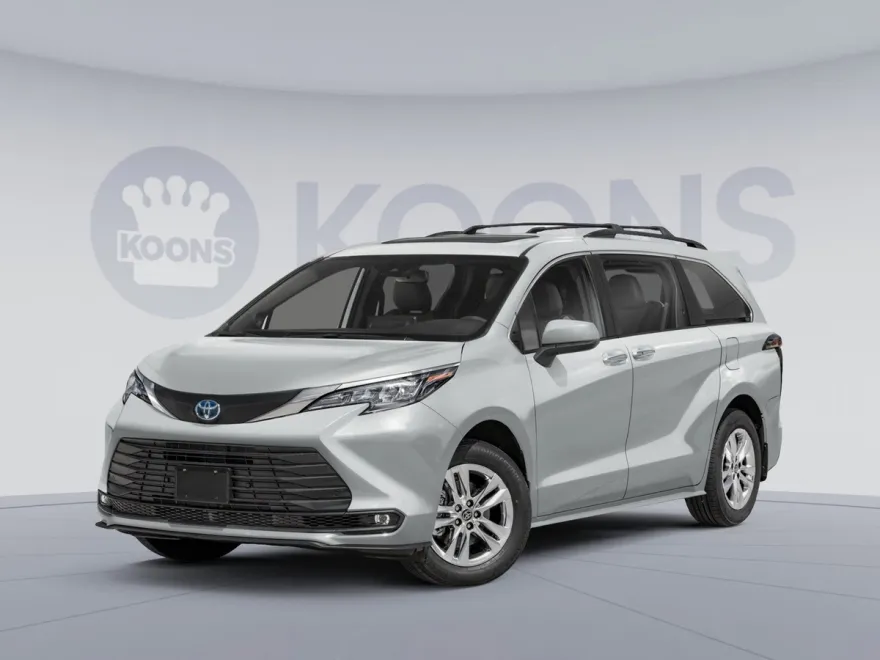 2025 Toyota Sienna Woodland Edition photo 1