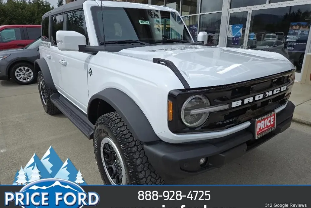 2025 Ford Bronco Outer Banks photo 1