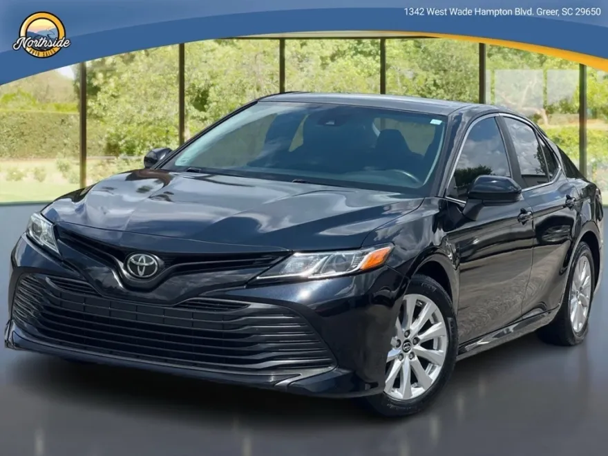 2019 Toyota Camry LE photo 1