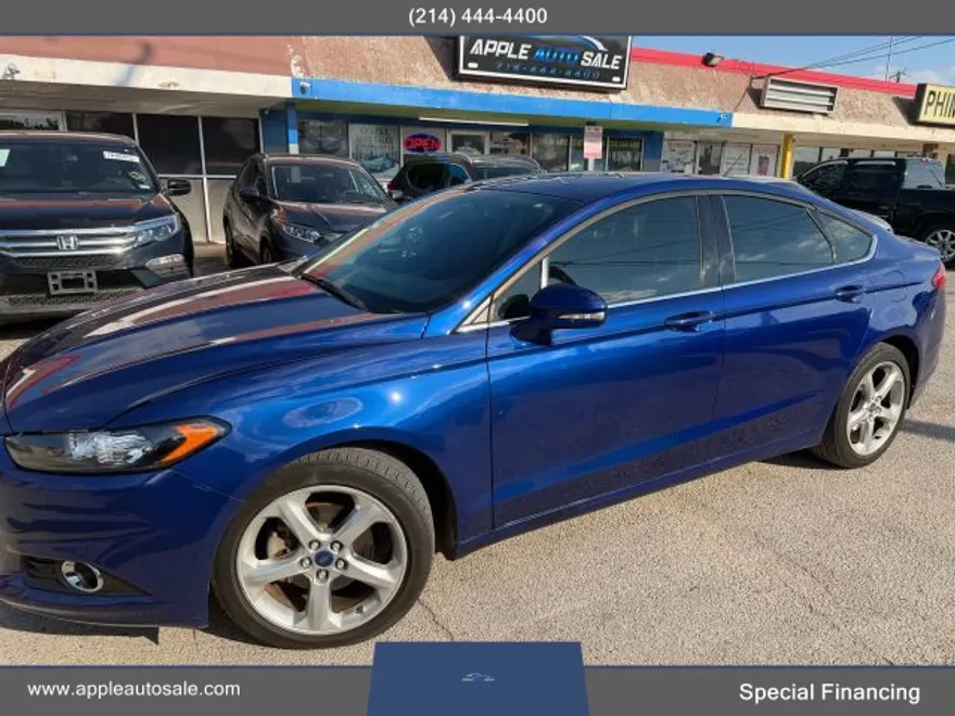 2016 Ford Fusion SE photo 1