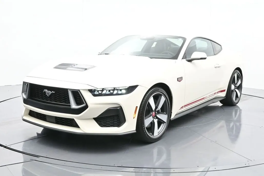 2025 Ford Mustang GT Premium photo 1