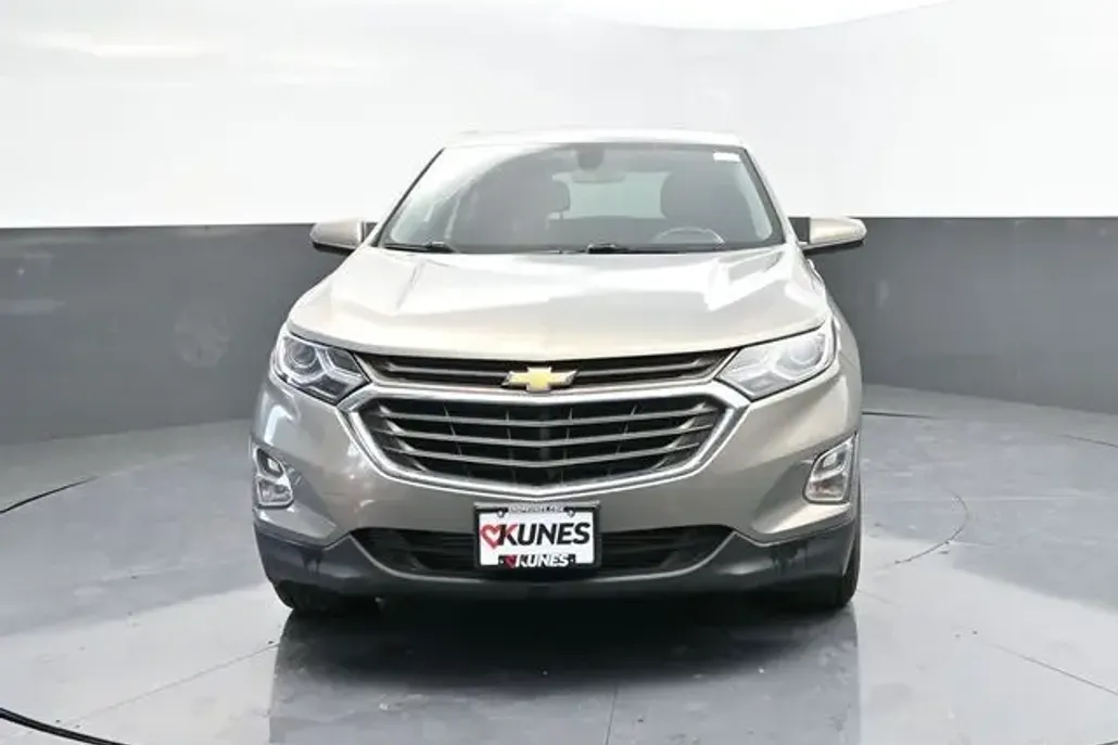 2018 Chevrolet Equinox LT photo 1
