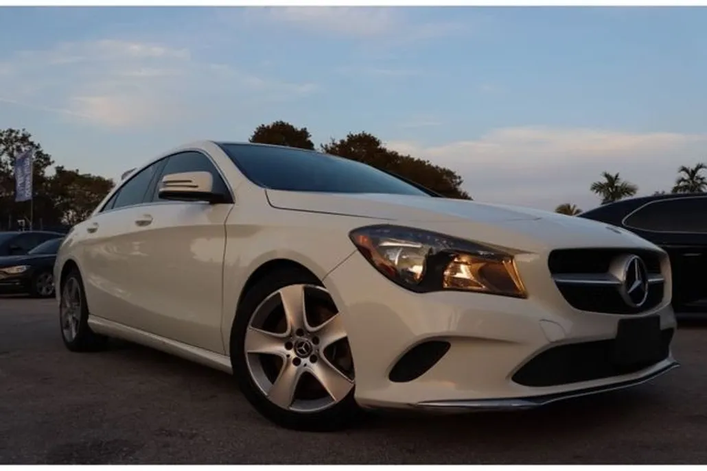 2018 Mercedes Benz CLA 250 4MATIC photo 1