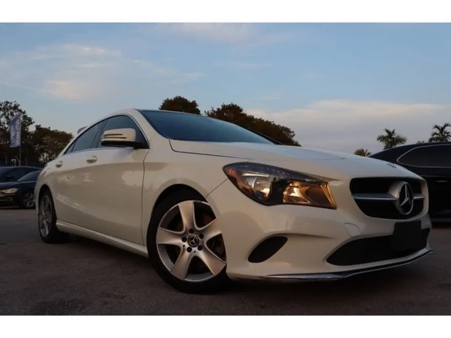2018 Mercedes Benz CLA 250 4MATIC photo 1