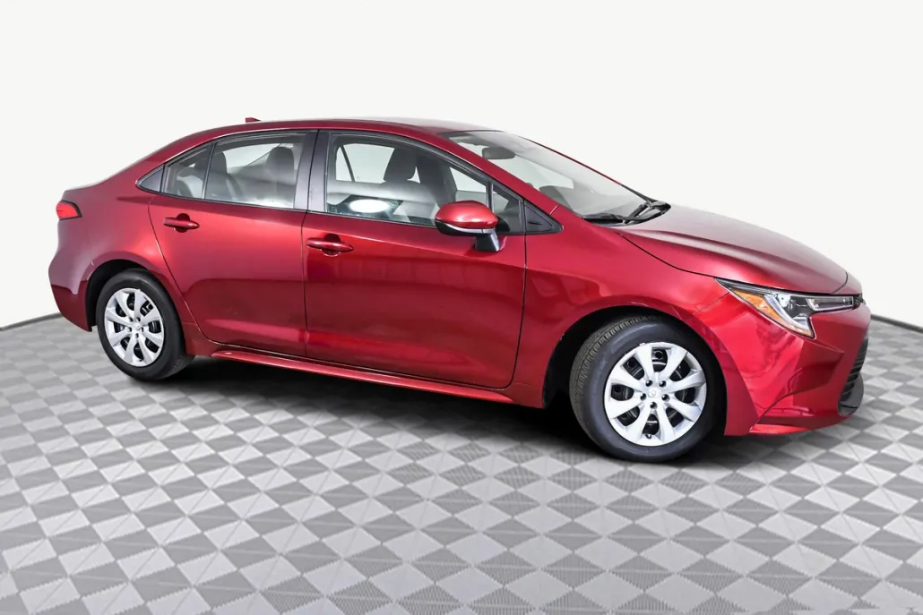 2025 Toyota Corolla LE photo 1