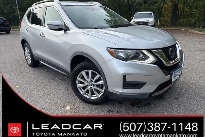 2020 Nissan Rogue SV photo 1