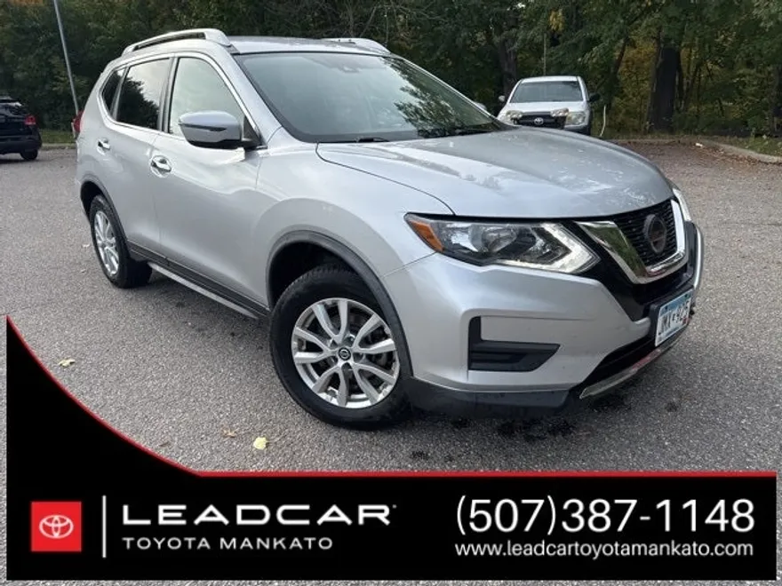 2020 Nissan Rogue SV photo 1