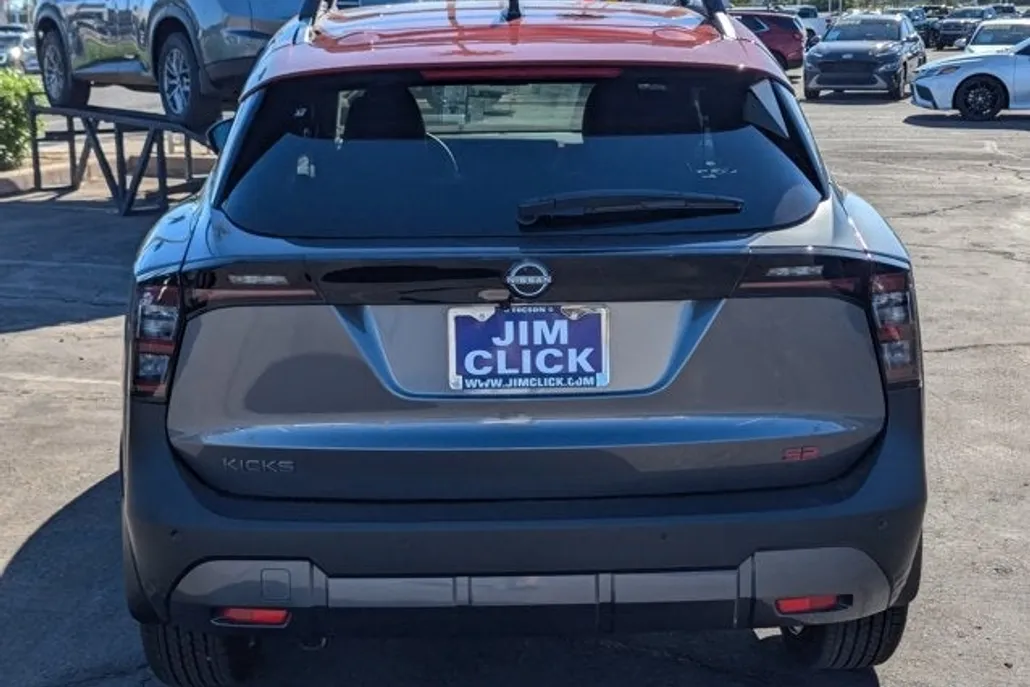 2026 Nissan Kicks SR photo 1
