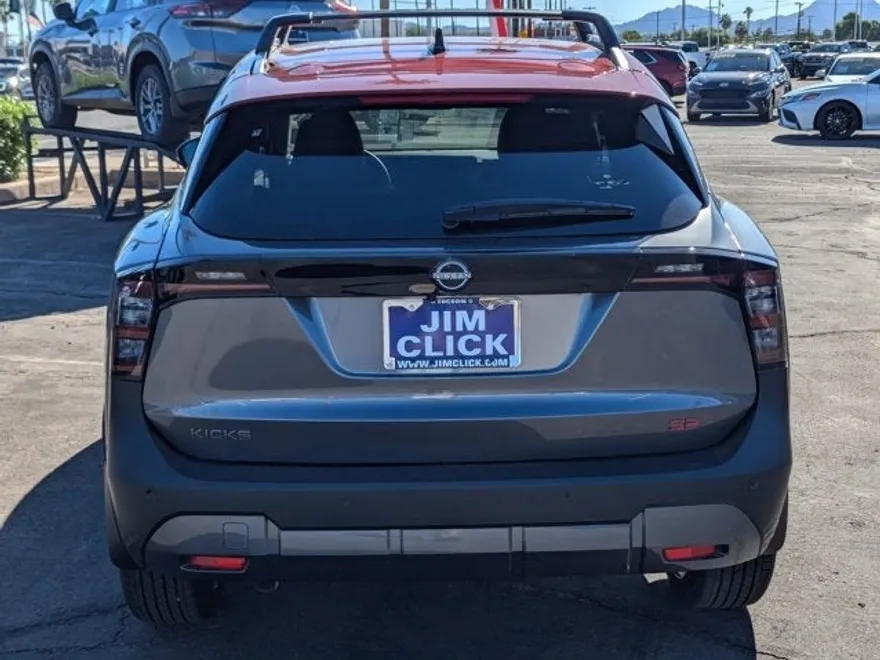 2026 Nissan Kicks SR photo 1