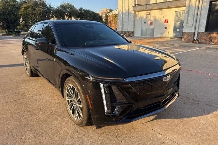 2024 Cadillac Lyriq Sport photo 1