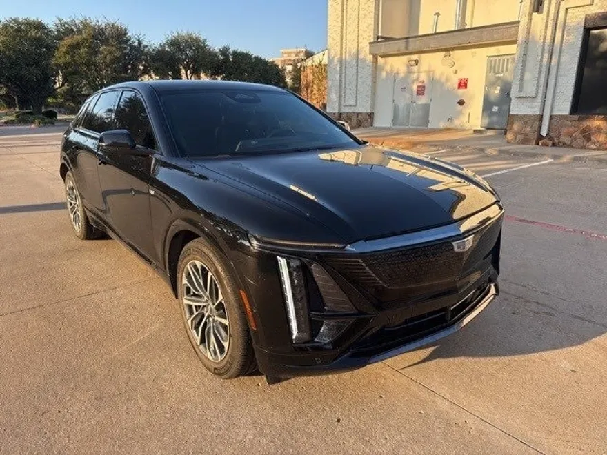 2024 Cadillac Lyriq Sport photo 1