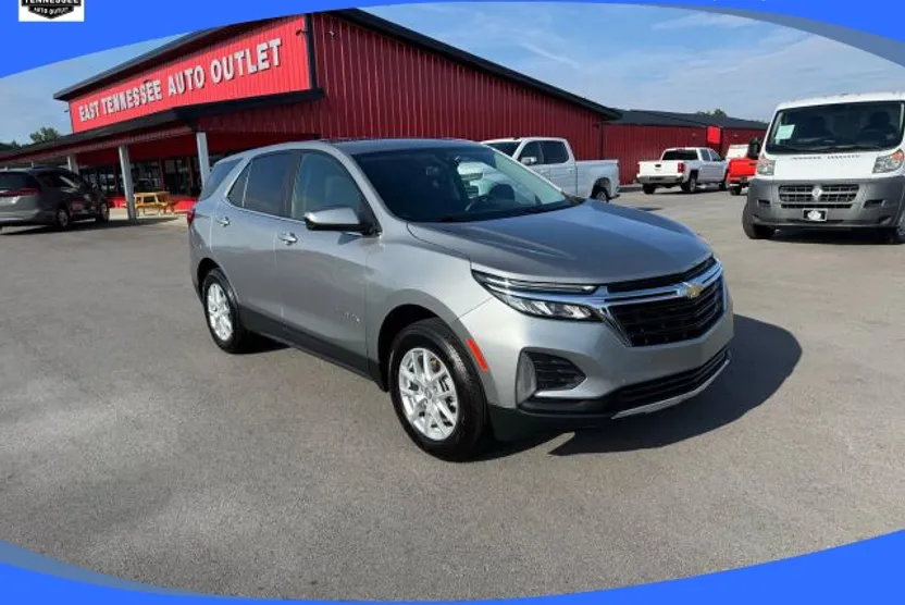 2023 Chevrolet Equinox LT photo 1