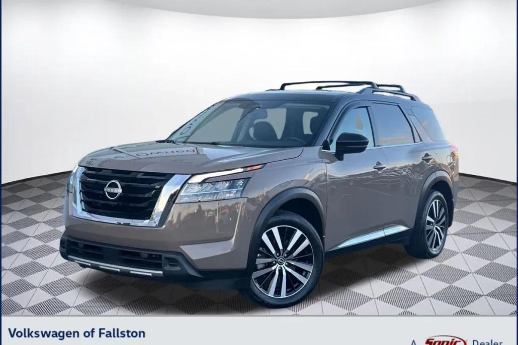 2024 Nissan Pathfinder Platinum photo 1