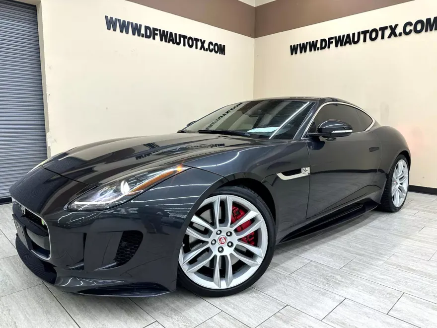 2016 Jaguar F-TYPE R photo 1