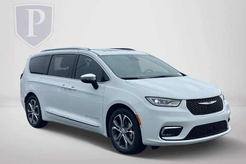 2026 Chrysler Pacifica Pinnacle photo 1