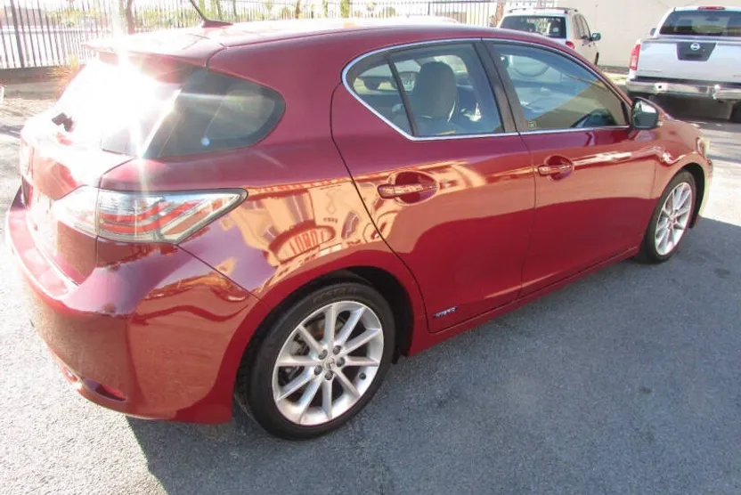 2012 Lexus CT 200h photo 1