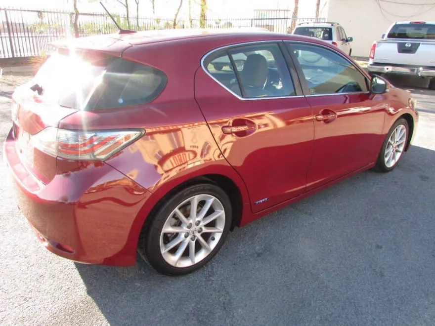 2012 Lexus CT 200h photo 1