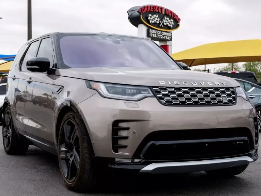 2023 Land Rover Discovery Metropolitan Edition photo 1