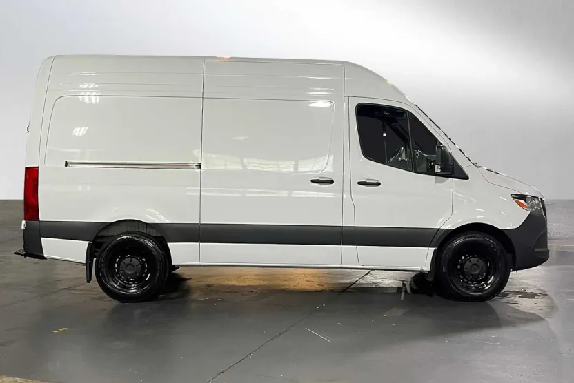 2025 Mercedes Benz Sprinter 2500 Standard Roof photo 1