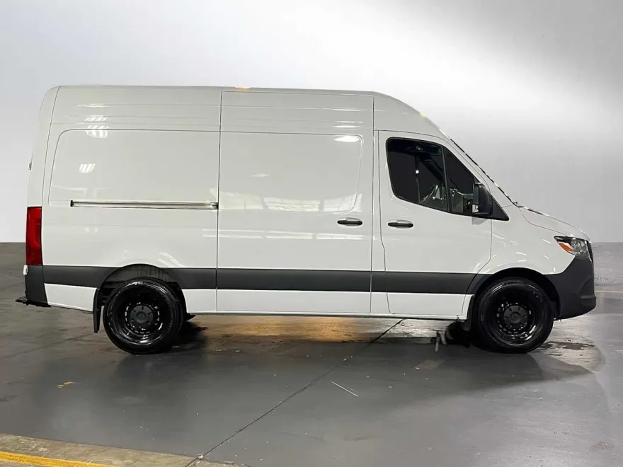 2025 Mercedes Benz Sprinter 2500 Standard Roof photo 1