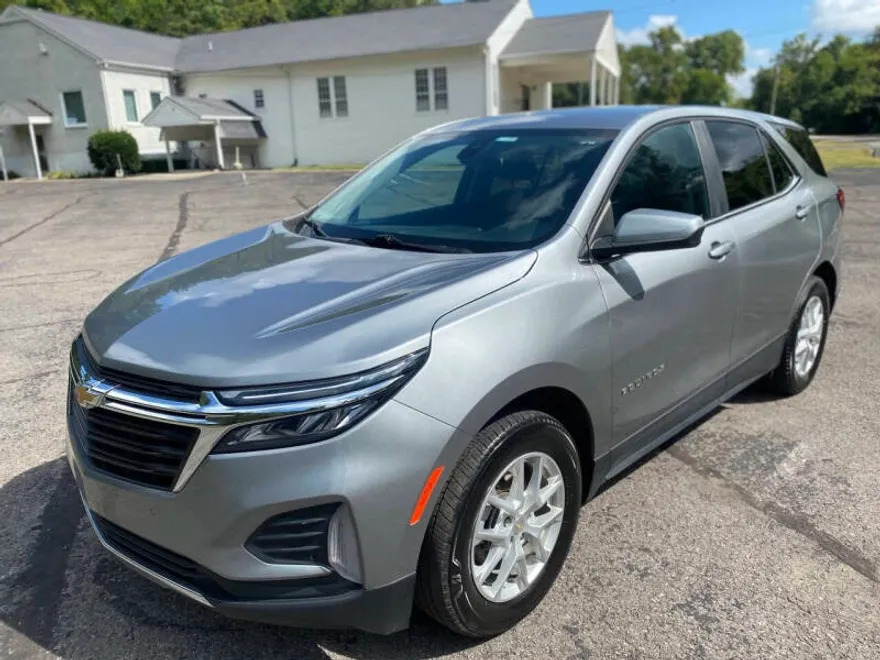 2023 Chevrolet Equinox LT photo 1