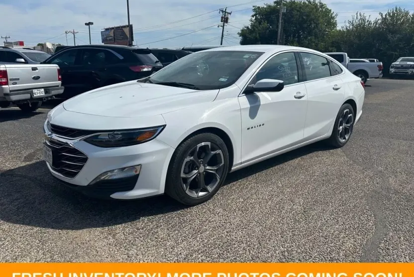 2024 Chevrolet Malibu 1LT photo 1