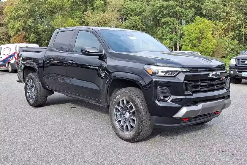 2024 Chevrolet Colorado Z71 photo 1