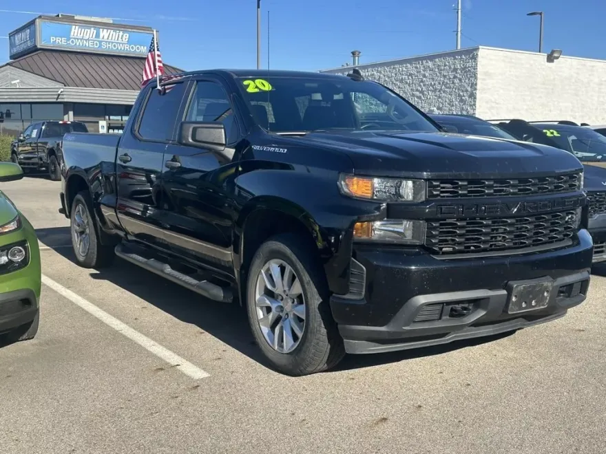 2020 Chevrolet Silverado 1500 Custom photo 1