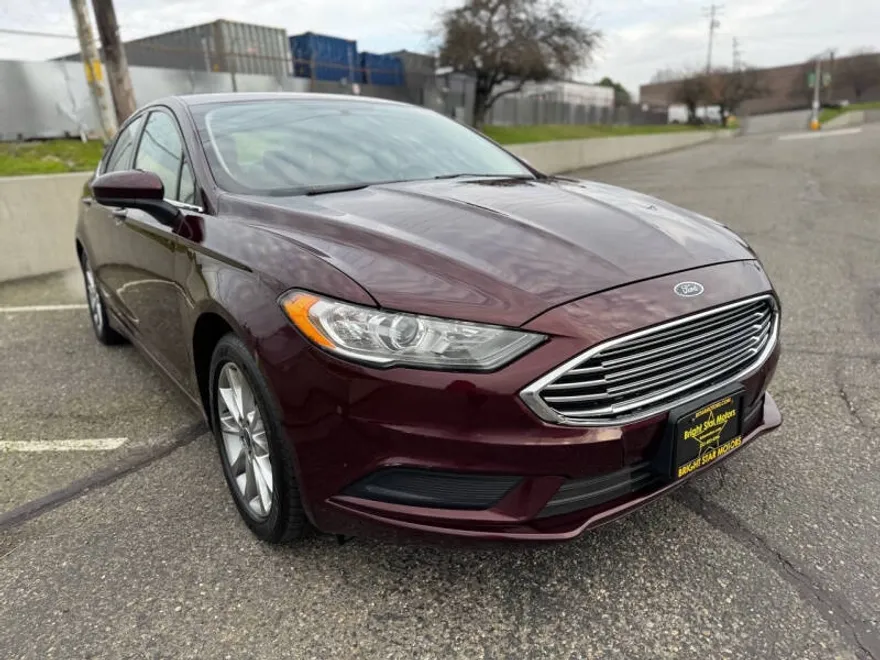 2017 Ford Fusion SE photo 1