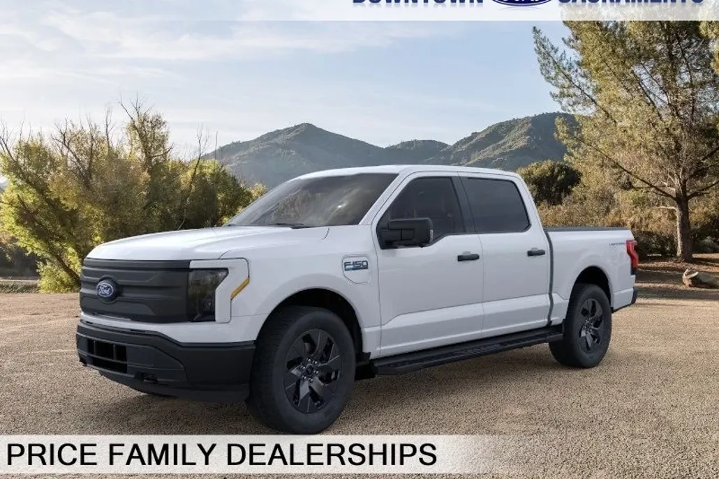 2025 Ford F-150 Lightning photo 1