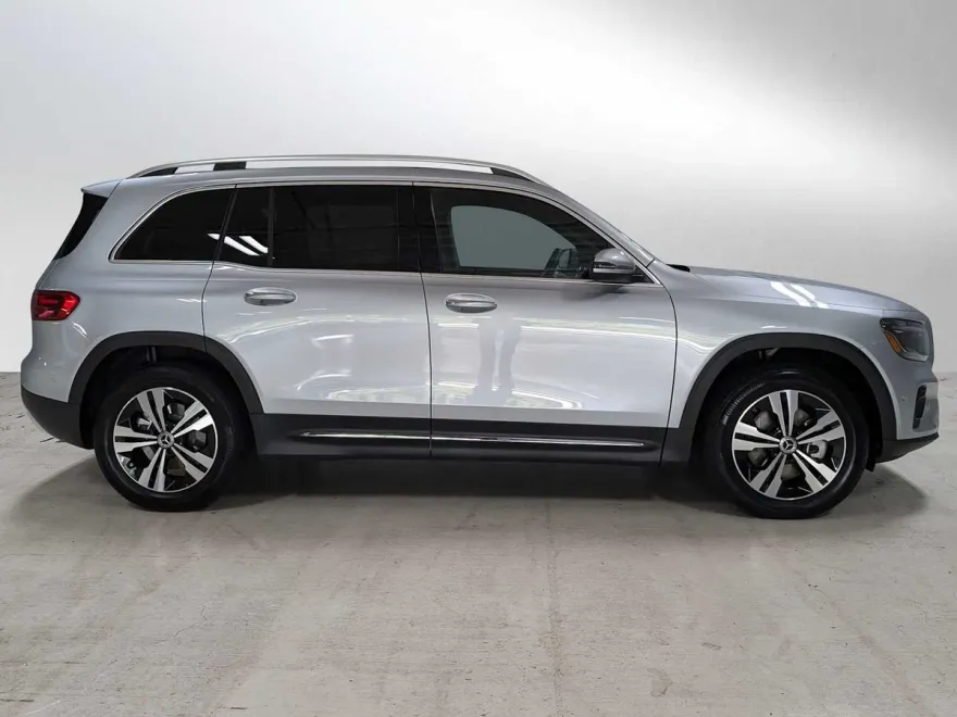 2025 Mercedes Benz GLB 250 photo 1
