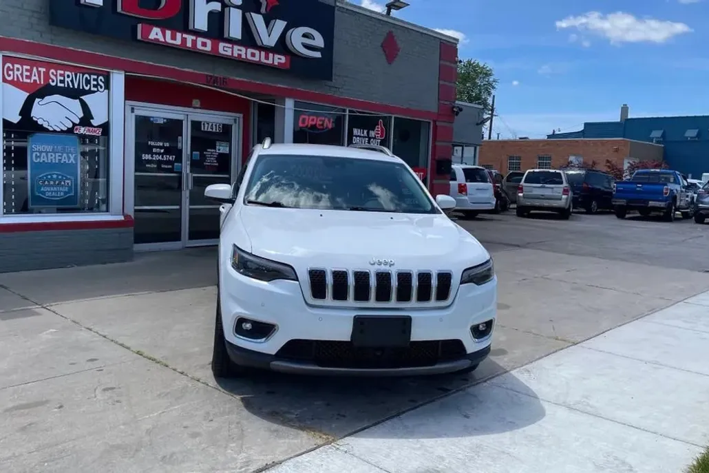 2019 Jeep Cherokee Limited Sport photo 1