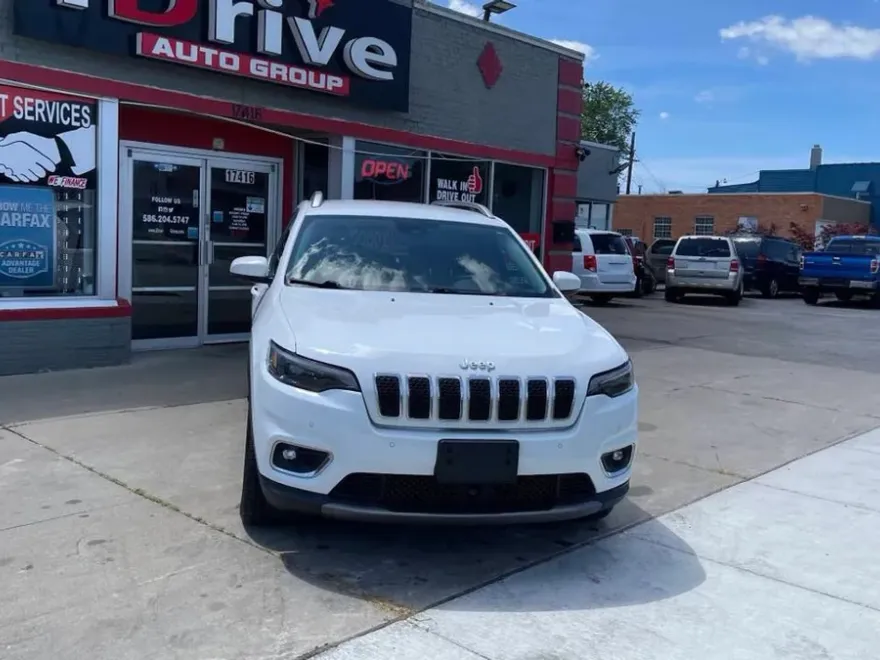 2019 Jeep Cherokee Limited Sport photo 1