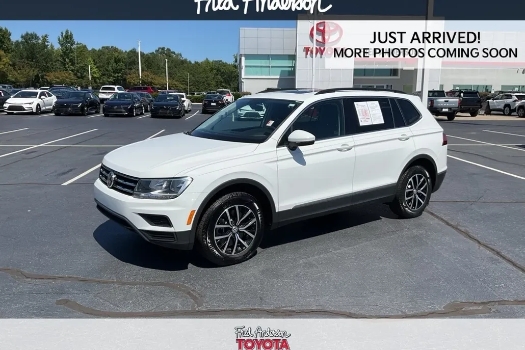 2021 Volkswagen Tiguan SE photo 1