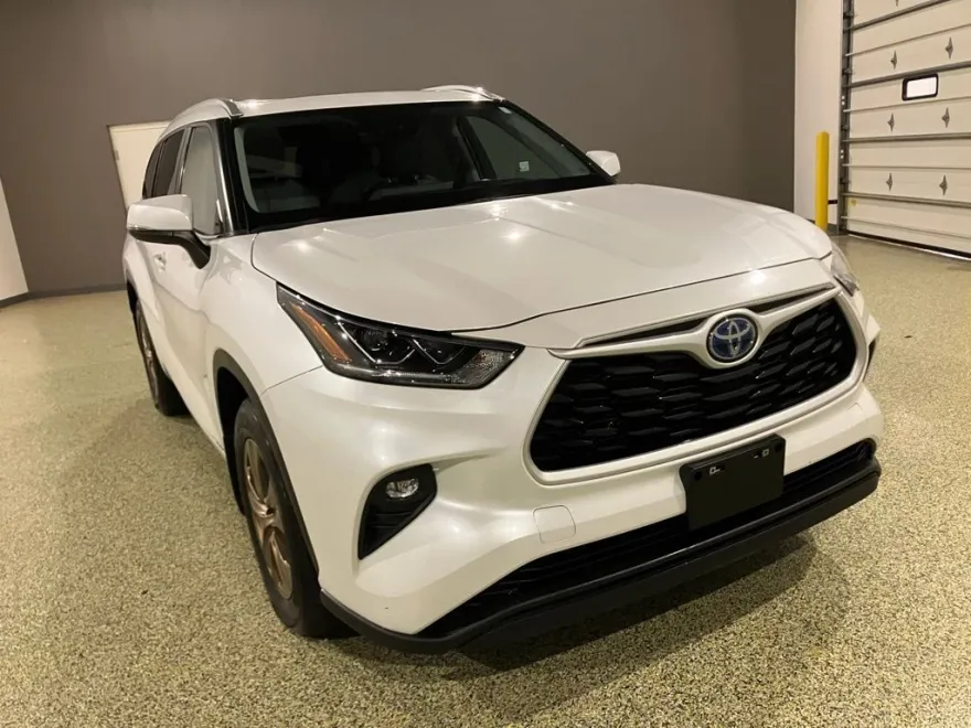 2023 Toyota Highlander Hybrid XLE photo 1
